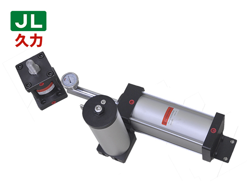 油缸加增压器
